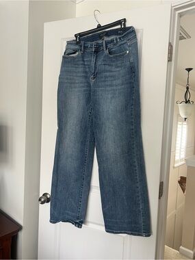 Judy Blue-Classic Women's Wide-Leg Jeans in Medium Blue